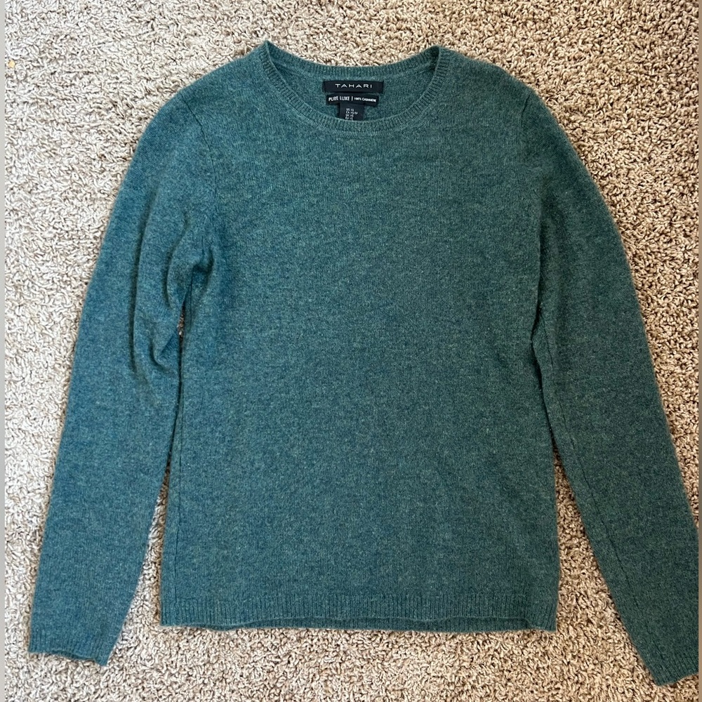 Tahari 100% cashmere hazy green sweater. Worn once, good condition, some pilling